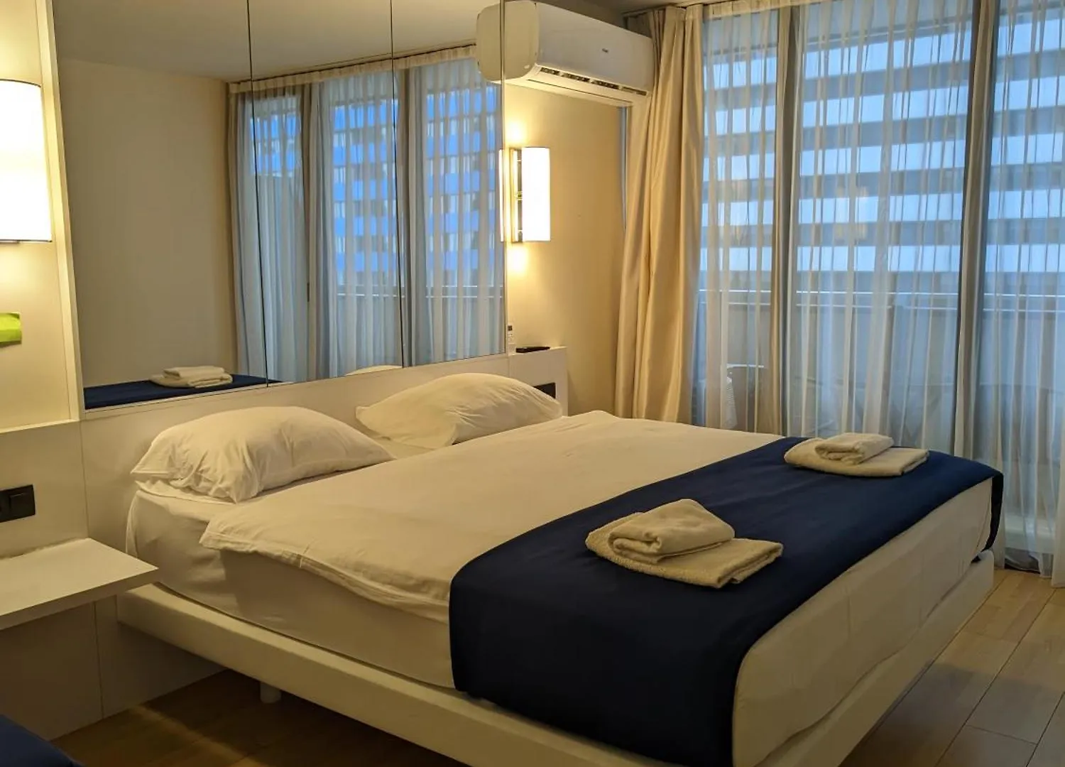 4 Season Aparthotel Batoemi Georgië
